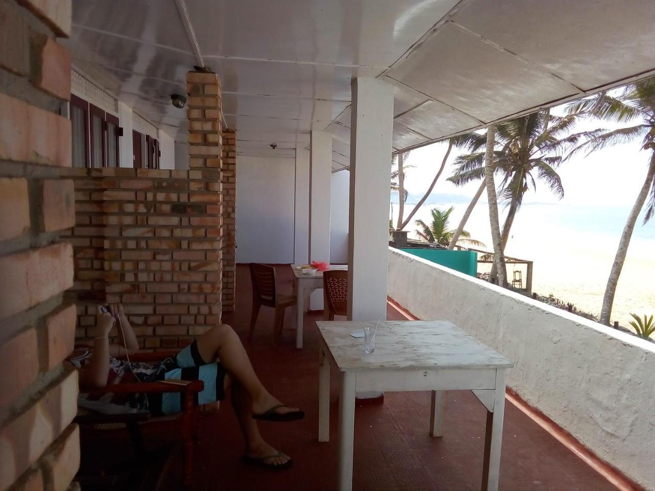 New Seaside Inn Hikkaduwa Exterior foto