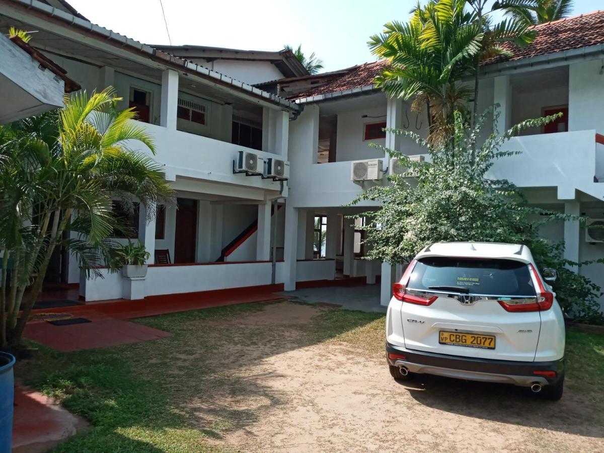 New Seaside Inn Hikkaduwa Exterior foto