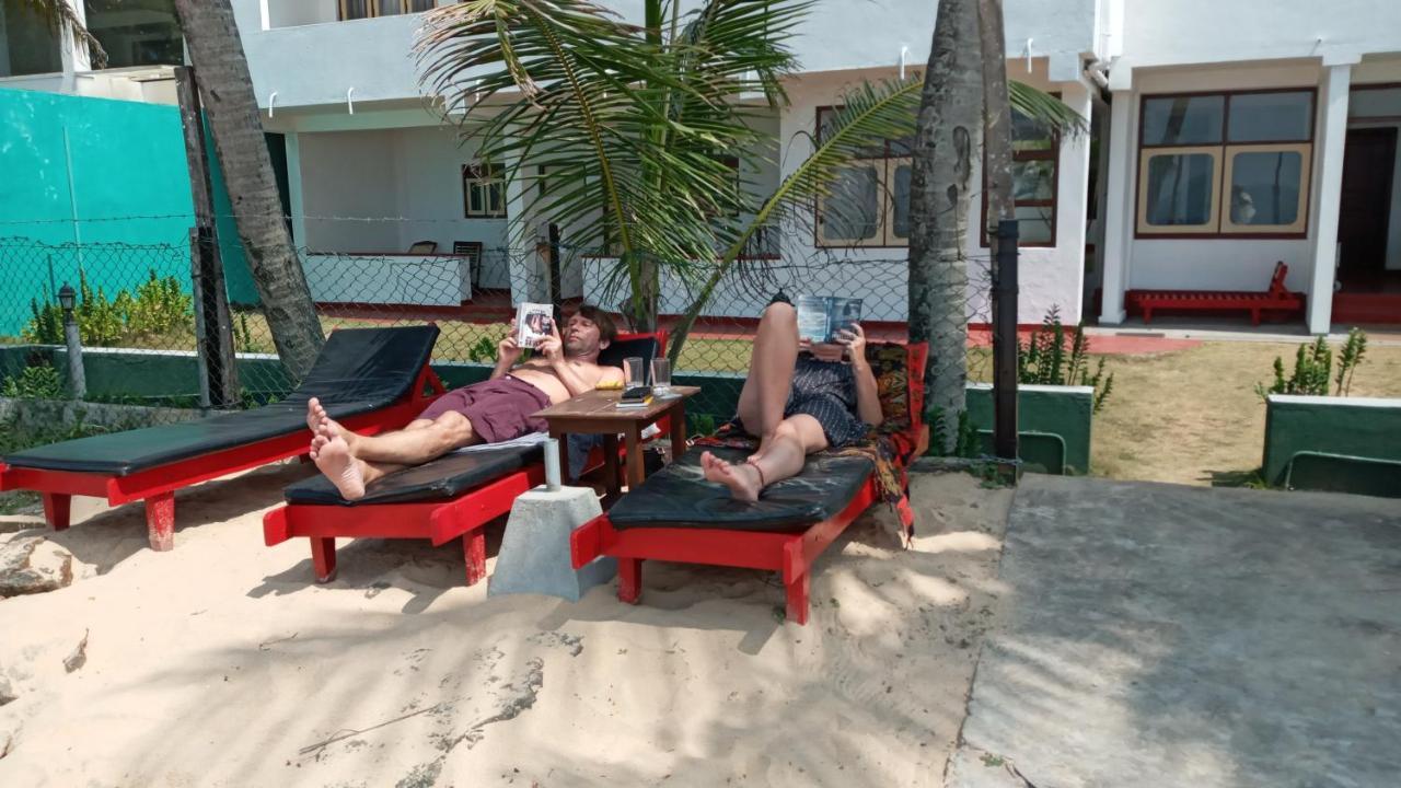 New Seaside Inn Hikkaduwa Exterior foto