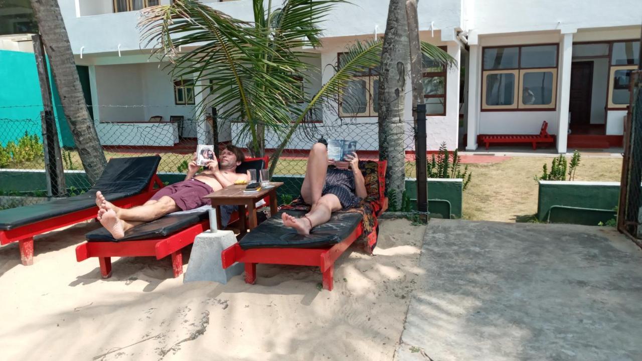 New Seaside Inn Hikkaduwa Exterior foto