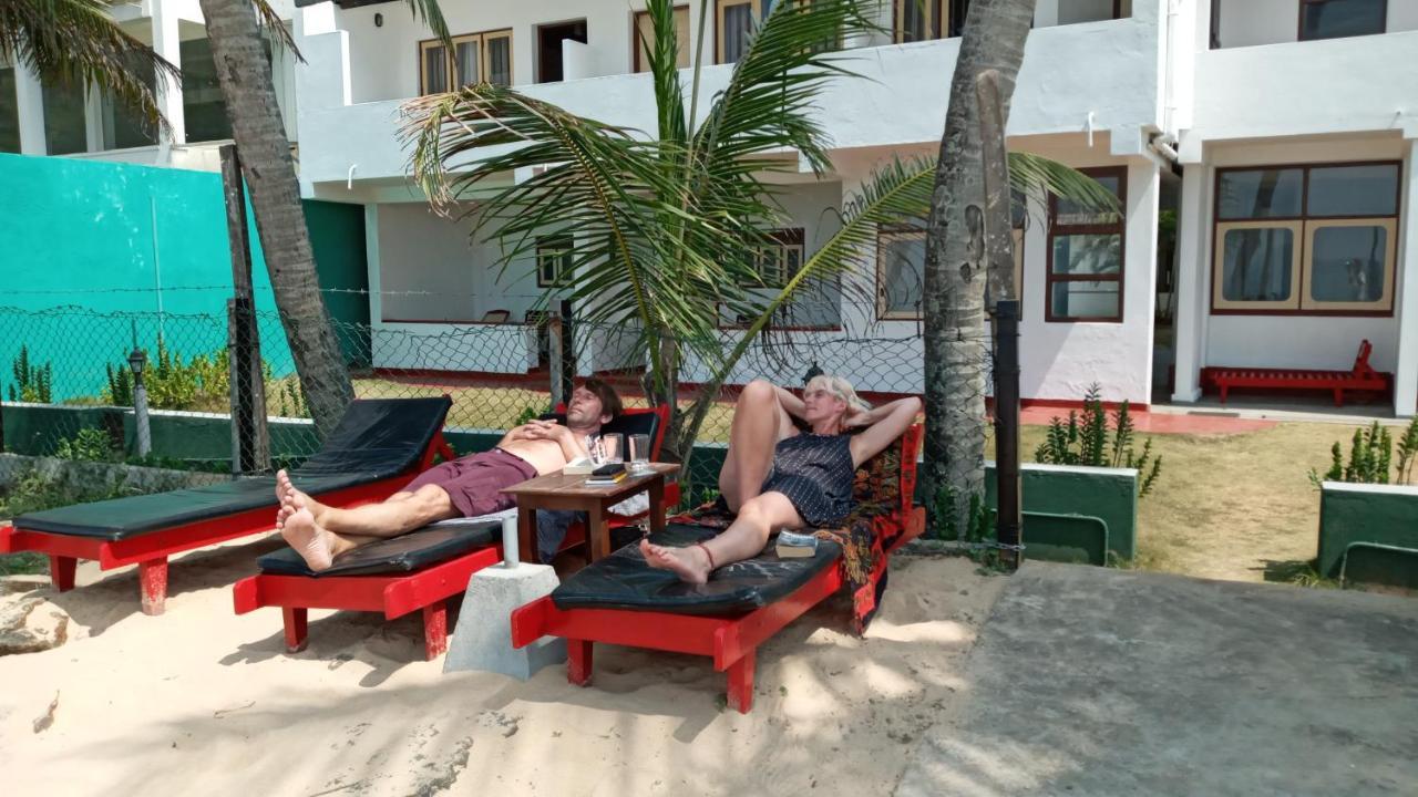 New Seaside Inn Hikkaduwa Exterior foto
